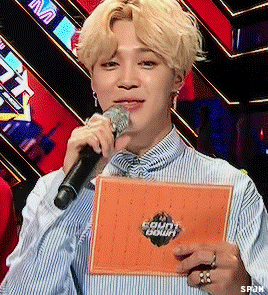 sweaterpawsjimin:the cutest mochi