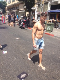 moteq1:  Hot Heeb of the Day  Ben Yehuda Street, Tel Aviv  View Post 