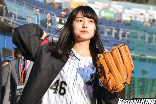 Porn photo sakamichipost46: ロッテの開幕戦で欅坂46が“3球三振リレー”「忘れられない大切な思い出」BASEBALL