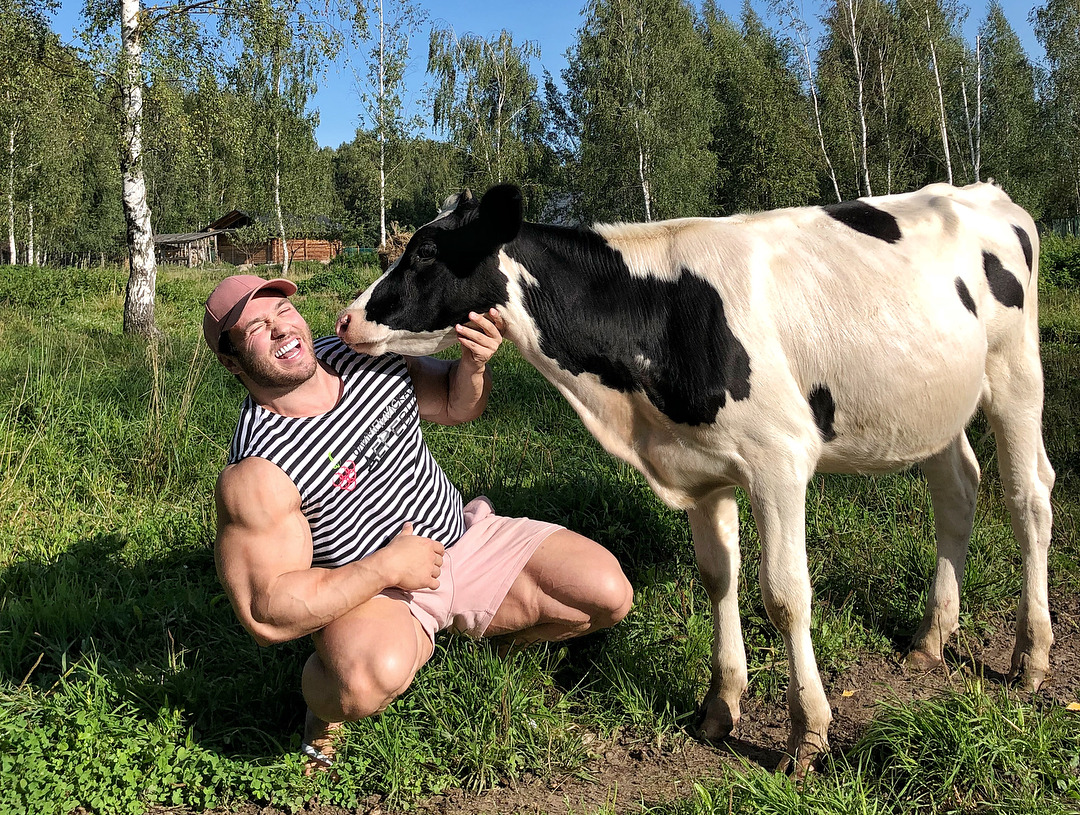 Andrey Skoromnyy - Playing with his food.