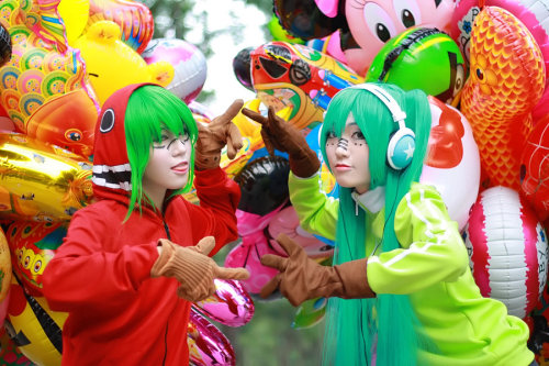 Vocaloid - Matryoshka cosplayHatsune Miku by isisGUMI by HaraPhoto by Dan Gyokuei