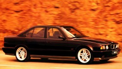 i-gen:  BMW M5 (E34), w/M Parallel wheels