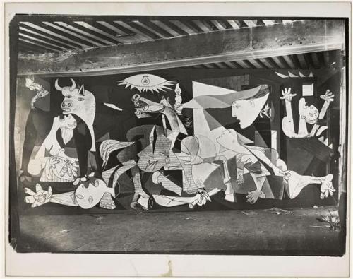 Dora Maar, Photos of  Pablo Picasso’s Guernica in progressExecuted in between May 4 and June 10, 193