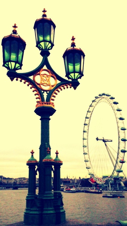 London, England. Cute lamppost, right?