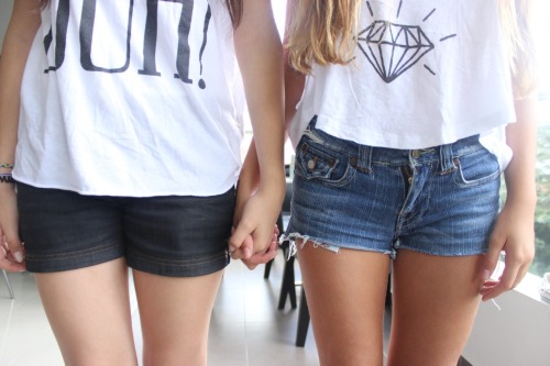 qrinninq:perfd0nuts:Sorry we dont have a thigh gap… But swaggie!this needs way more notes