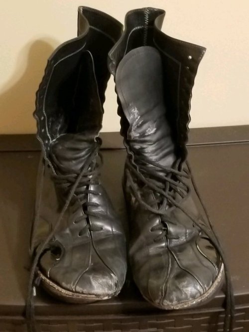 Roman Reigns gifts his boots[October 22nd, 2018]Okay so granted, the story took place some time ago,