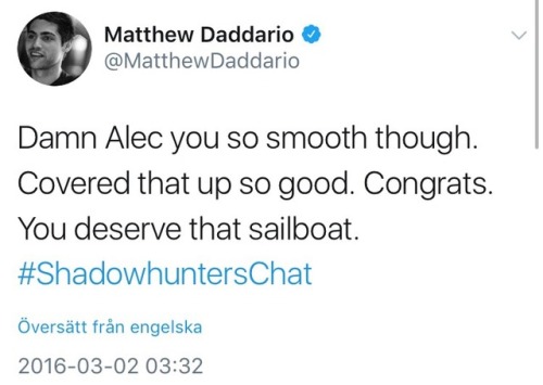 galpalkirk: Remember back in season 1 when Matt tweeted nonsense about sailboats for literal WEEKS j