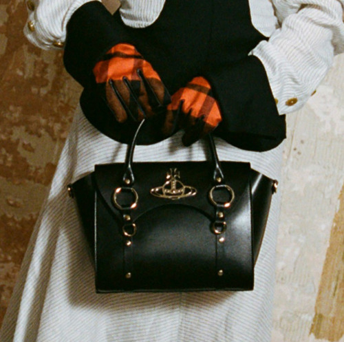 Trendy Bag for FW21: Classic inspired handbag.- Givenchy handbag.Andrew Gn, Vivienne Westwood, 3.1 P