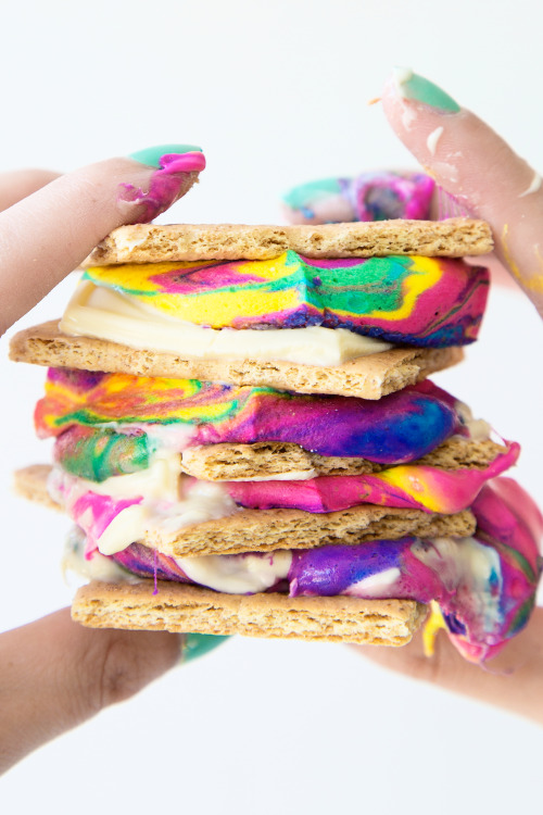 Unicorn S’mores Recipe  Use any marmallow recipe and add gel food coloring. The reci