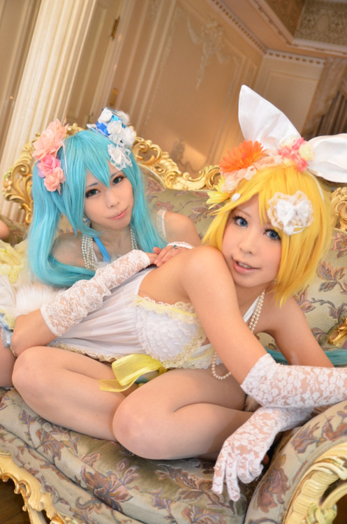 Vocaloid - Miku Hatsune & Rin Kagamine 1HELP US GROW Like,Comment & Share.CosplayJapaneseGirls1.5 - www.facebook.com/CosplayJapaneseGirls1.5CosplayJapaneseGirls2 - www.facebook.com/CosplayJapaneseGirl2tumblr - http://cosplayjapanesegirlsblog.tumbl