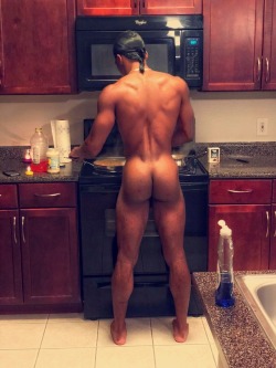 isssssssavibe: Can I cook for you? 😏💦  ig: datdamndante 🔥🔥 