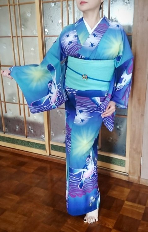 Big Finding Nemo vibe for this fresh umigame (sea turtle) yukata by Iroca, (worn by AnKudou)