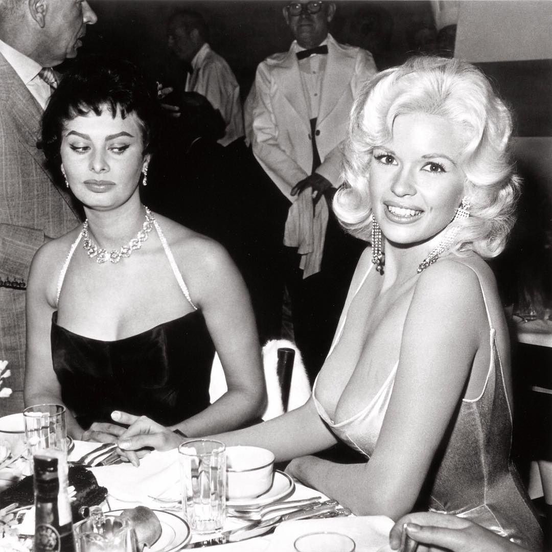 They don&rsquo;t wanna see busty women shining😂😂😂 #storyofmylife #jaynemansfield