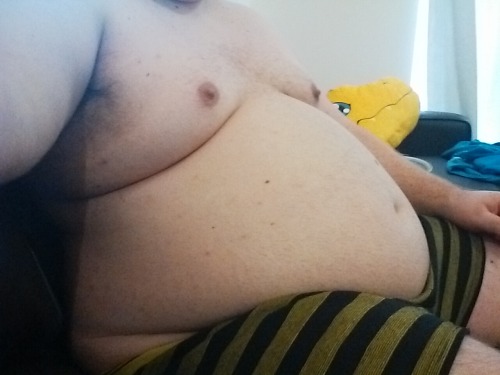 First pics in the new place! Realising how tight money is with rent and everything. Really hope I can gain despite that. If you’d like to help me become a superchub my PayPal is emptyhog@gmail.com your support would be very appreciated