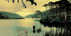 arthurpendragonns: I solemnly swear that I am up to no good.