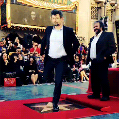 teamserkis:  #AndySerkis doing a little jig on #PeterJackson’s star! #TheHobbit