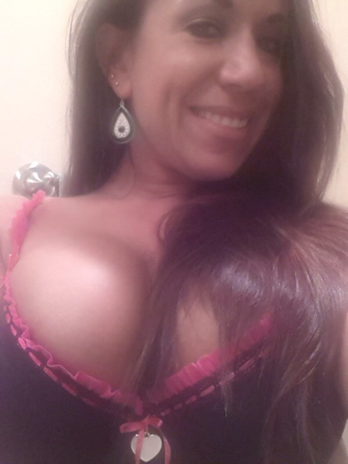 getmoneydollaz:  whyme1973:  brittanymissclassiy:  Amber Lindsey  Would you like to see more REBLOG  Send me your selfshots, ladies! My followers would love to see you! Submit to http://whyme1973.tumblr.com/submit Follow at http://whyme1973.tumblr.com/