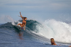 surfing-girls:  Surf Girl http://girls-surf-too.blogspot.com/