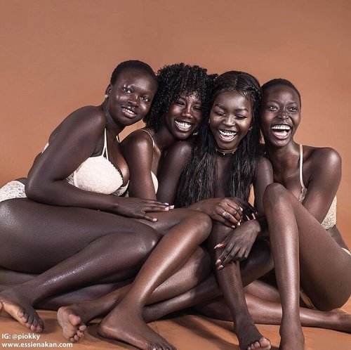hustleinatrap:    Project: “Different Melanin” by Isaac West and Essian Akan. Black girls are beautiful in all shades and shapes. 
