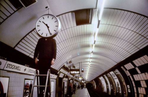 misswallflower:Bob Mazzer’s photos of London Underground from '70s and ‘80s.