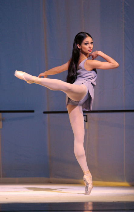 lordbyron44:  primera bailarina del American Ballet Theatre  Roberta Márquez.