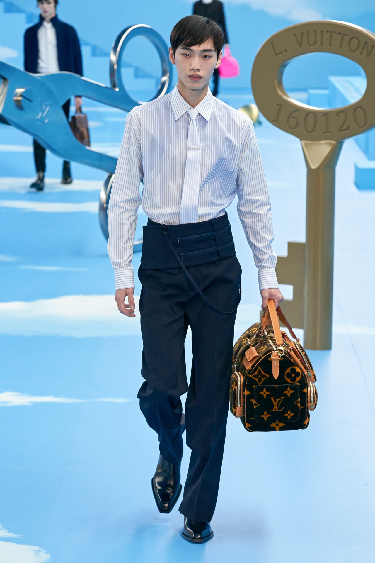 Runway Bliss — Louis Vuitton - Fall 2020 Menswear Model: Lee Min...