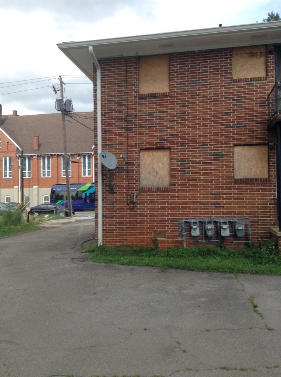 atlurbanist: Streetcar tour of bad land use in Atlanta  “If you look to the left,