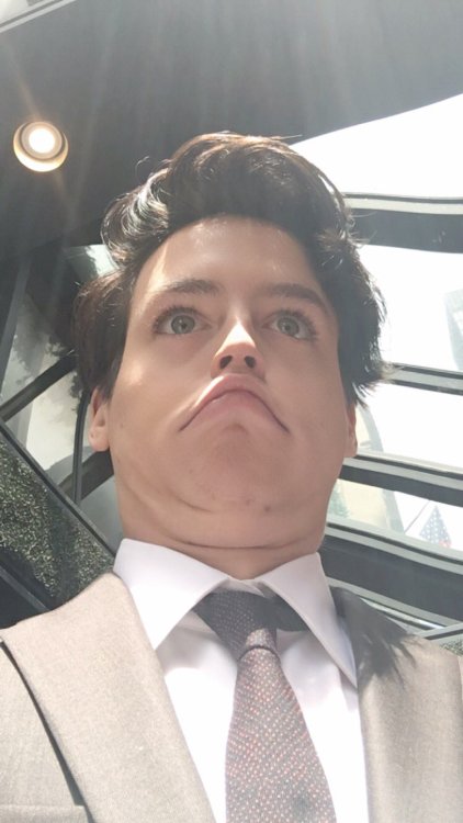 alwayschach-sprouseblog:   When Cole hacks your snapchat… lol  