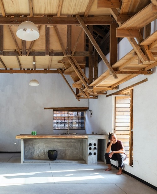 Al Borde (Arquitectos). House Of The Flying Beds. La Esperanza, Imbabura, Ecuador. photos: 