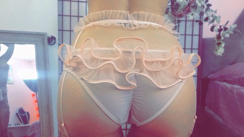 XXX snailwrath:  Bra is from Aerie - garter and photo