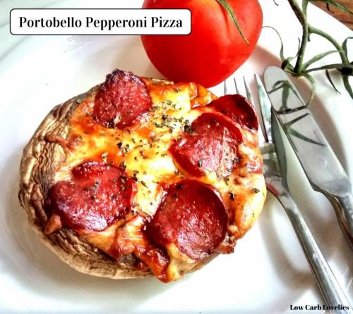 lowcarblovelies: Portobello Pepperoni PizzaAnother low carb incarnation of our fave pepperoni pizza.