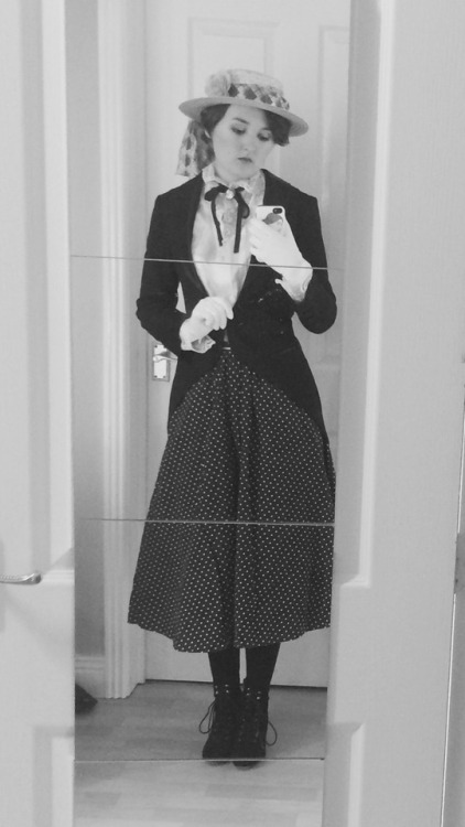 conan-doyles-carnations:Guess I’m an Edwardian lady now??? (Too short a skirt tho, indecent,)