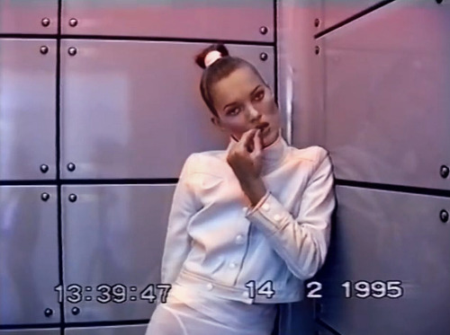 jinxproof:  Kate Moss (1995) | ph. Nick Knight