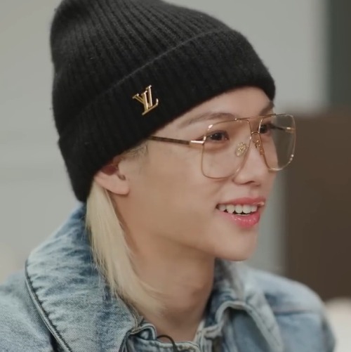 Lee Felix Lose My Breath Intro Icons.