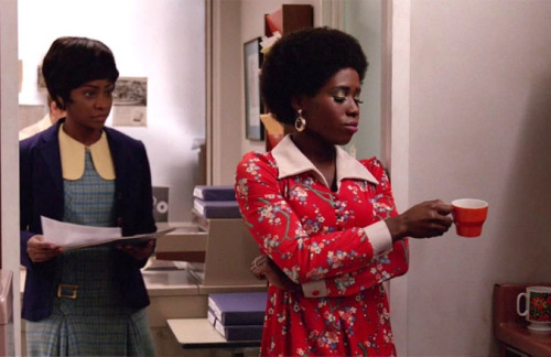 screencapstyle:Sola Bamis as Shirley in Mad Men (S7E2)