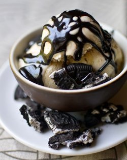 im-horngry:  Vegan Ice Cream Sundaes - As