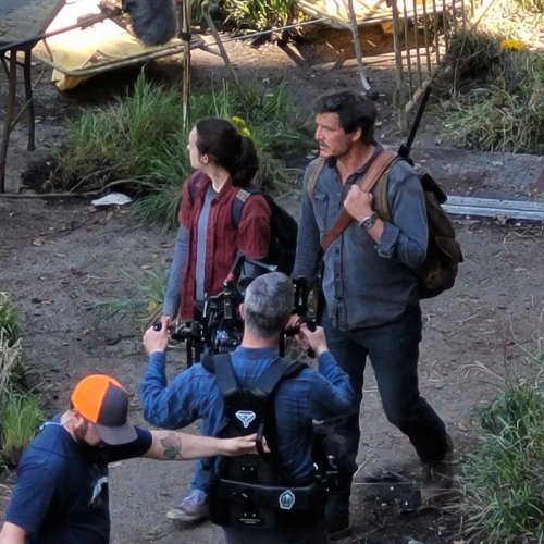 hbothelastofus: Pedro Pascal and Bella Ramsey on the set of The Last of Us jaimep007 | Instagram