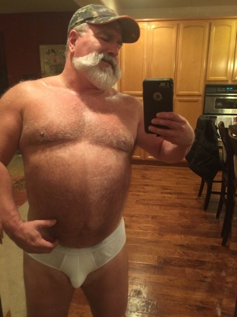 daninrenton:  Hot damn. Woof! 🔥🔥