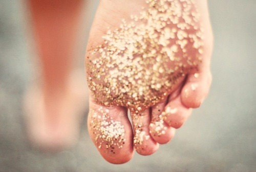 stylishbadbitchez:  glitter toes | Sparkly Stuff on We Heart It.