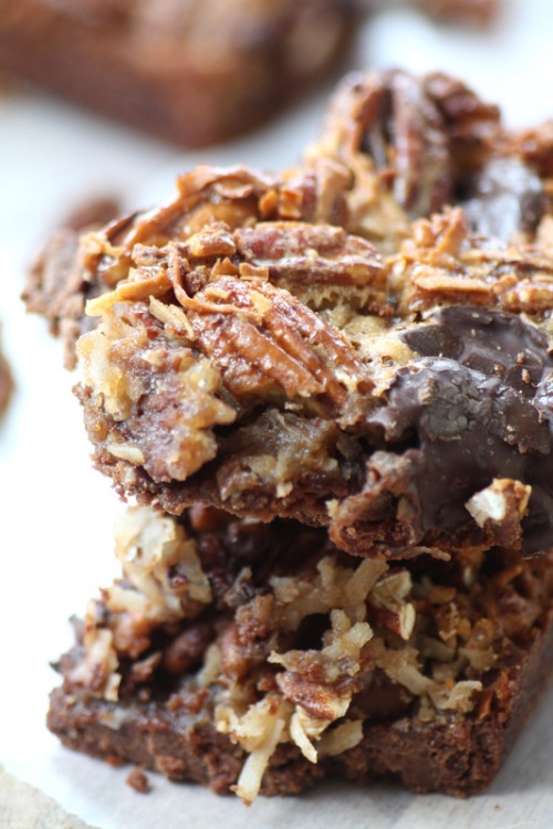 fullcravings:  German Chocolate Pecan Bars