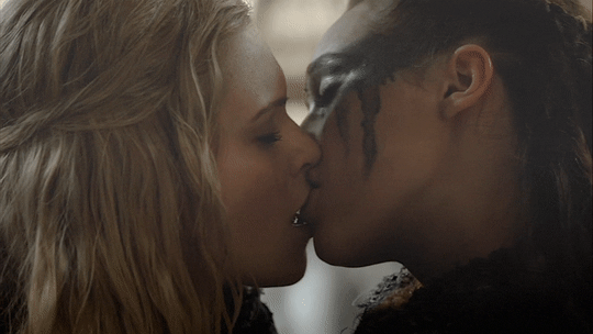 clxrkegriffins:clexa + kisses