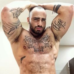missinginsd:  Italian Escort.   NICE LOAD, AND ID PAY THIS MF, OVER AND OVER AGAIN.  FUKYEAH  😍 Alessandro 😍