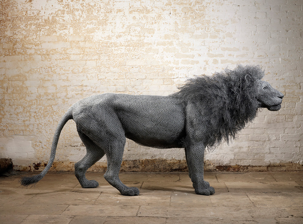  Kendra Haste creates the most incredible, life-like animal scultpures using layers