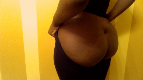ebonywankbank:  chocolate-desires:  Since I haven’t posted in minute.   chocolate-desires