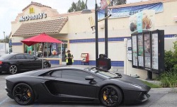 ruinedchildhood:  Kanye West buying Mcdonalds