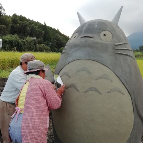 Japanese grandparents create life-size Totoro with bus stop for their grandkids  https://mymodernmet
