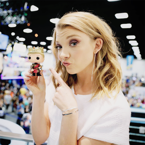 nataliedormersource:@gameofthrones: Natalie Dormer is welcomed to #SDCC by #Joffrey.#comiccon #GoTSD