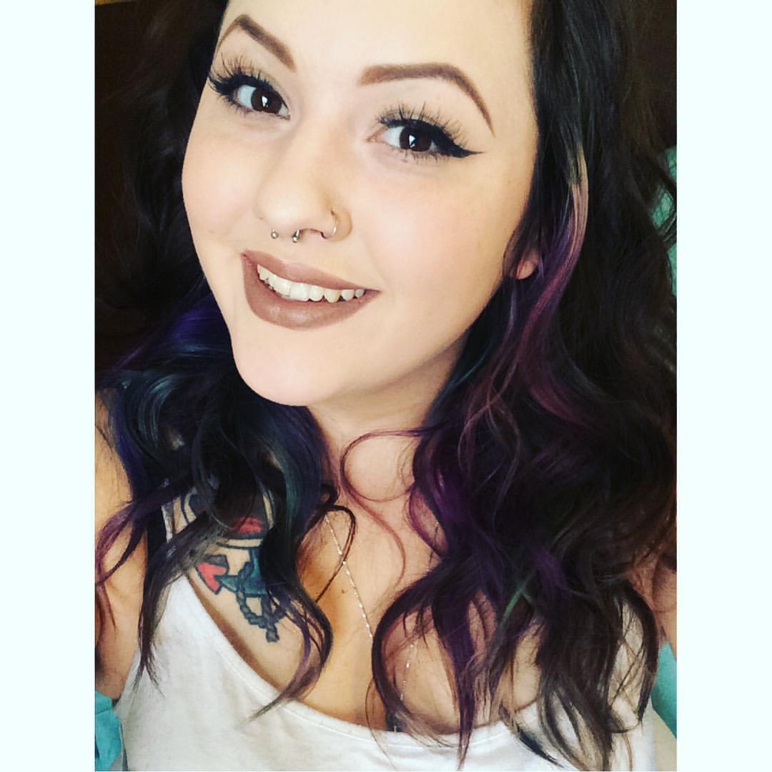 pinuppussycat:  Cheesin 