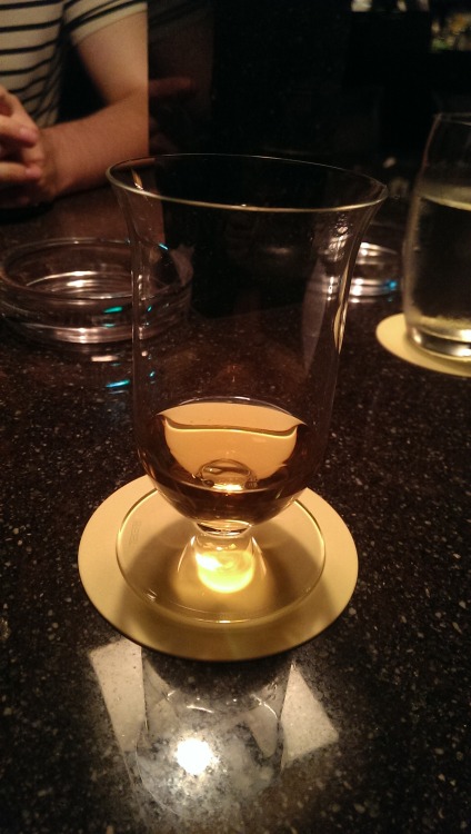 fght-ff-yr-dmns:  So I finally made one of my dreams come true by visiting the New York Bar at the Park Hyatt Hotel in Tokyo.   The New York Bar is one of the settings for my favourite film, Sofia Coppola’s Lost In Translation.   I’ve dreamed of sitting