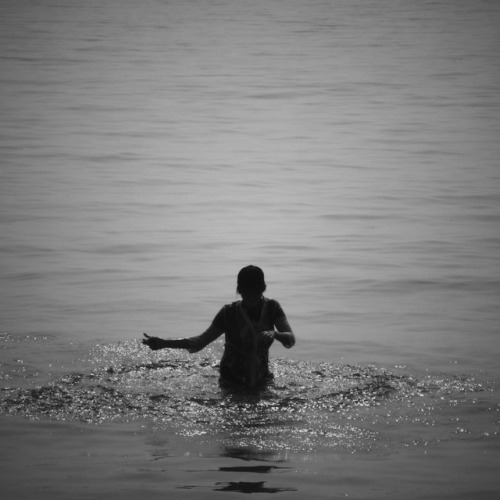 # #blackSea #mermaid #blacknwhite #SouthSea #Korea #BiJinIsland #10yearsAgo (at )